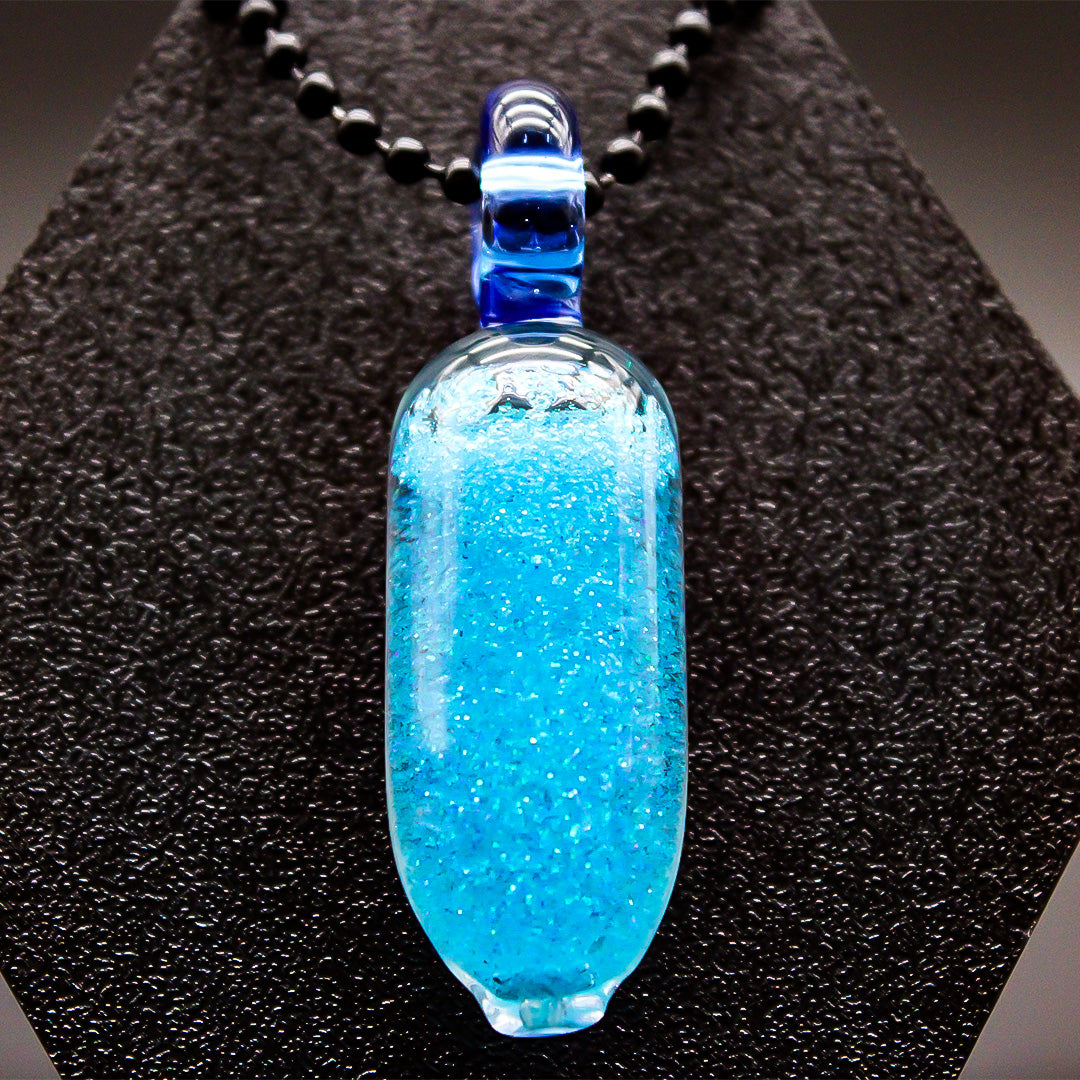 MERICAN MADE GLITTER PENDY