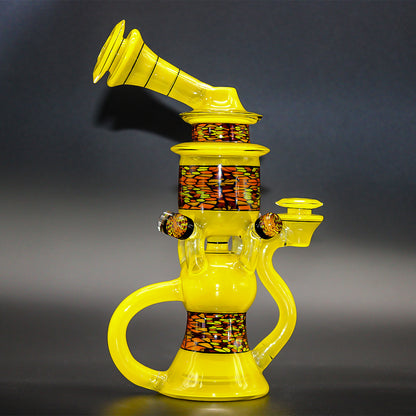 DISTORTION GLASS CONDUIT